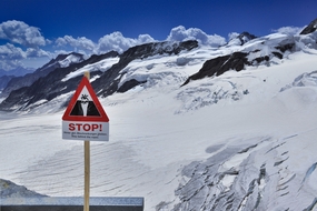阿尔卑斯山少女峰图片